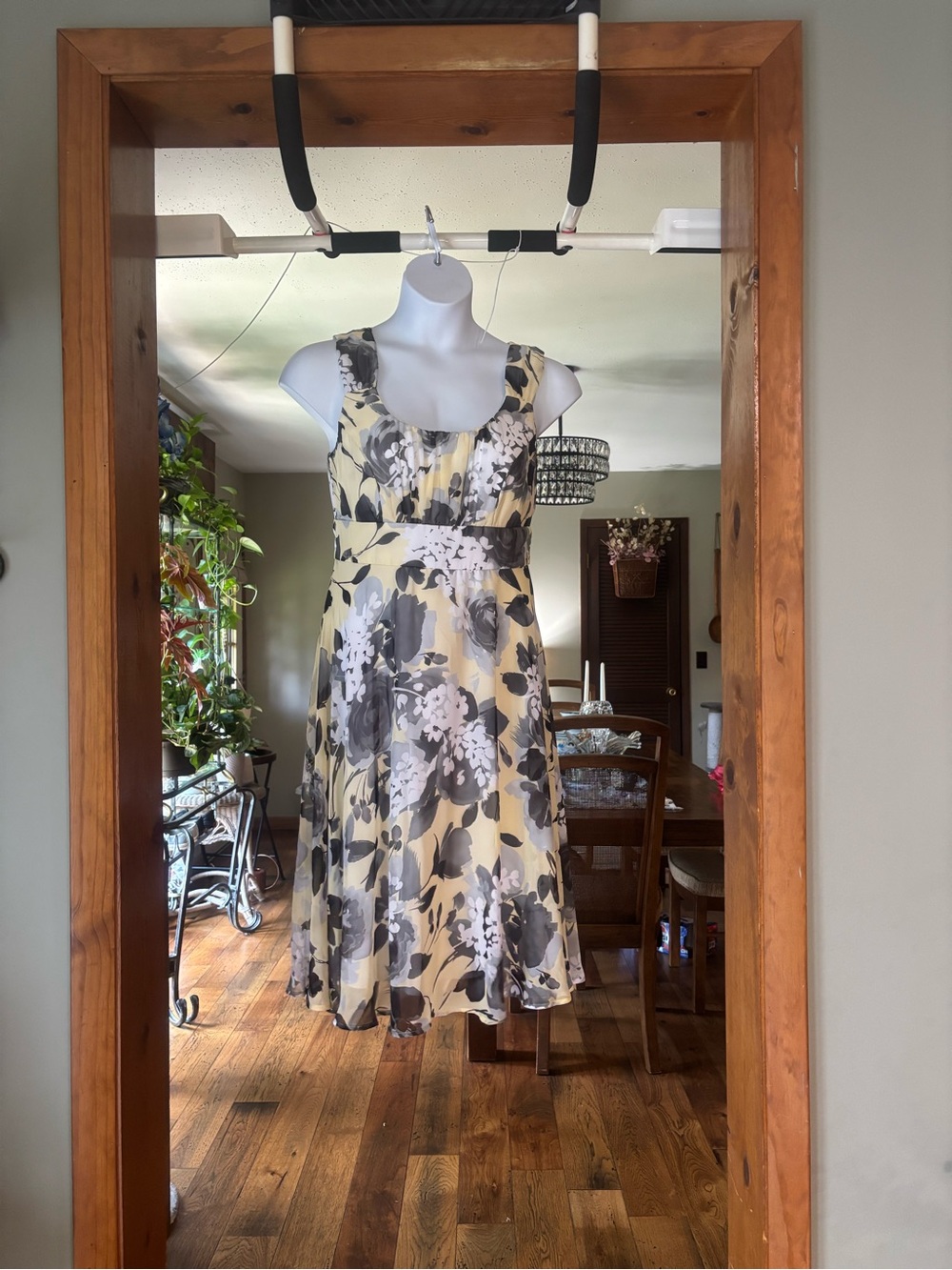 Connected Apparel Women’s Elegant Yellow Floral Black Print A-Line Dress Size 10